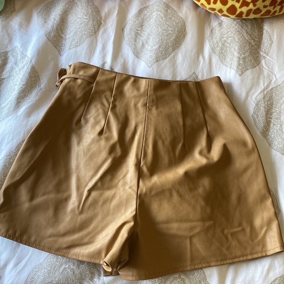 Zara caramel skort with suede lining inside - Picture 2 of 2